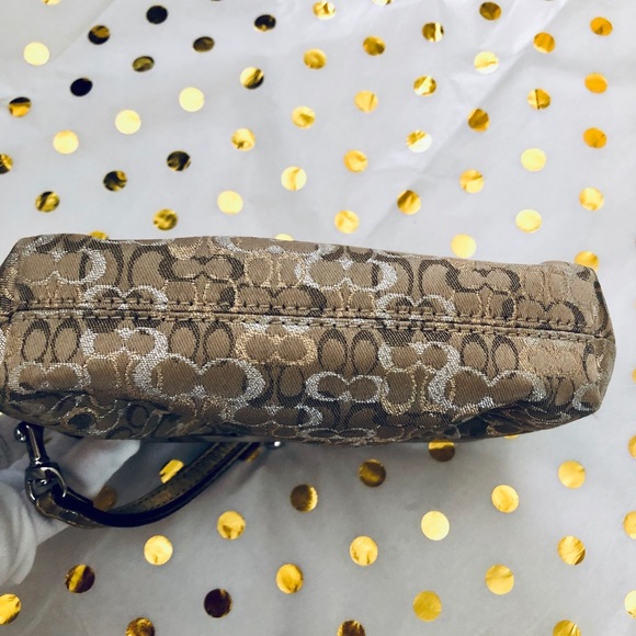 Coach wristlet - Picture 3 of 4